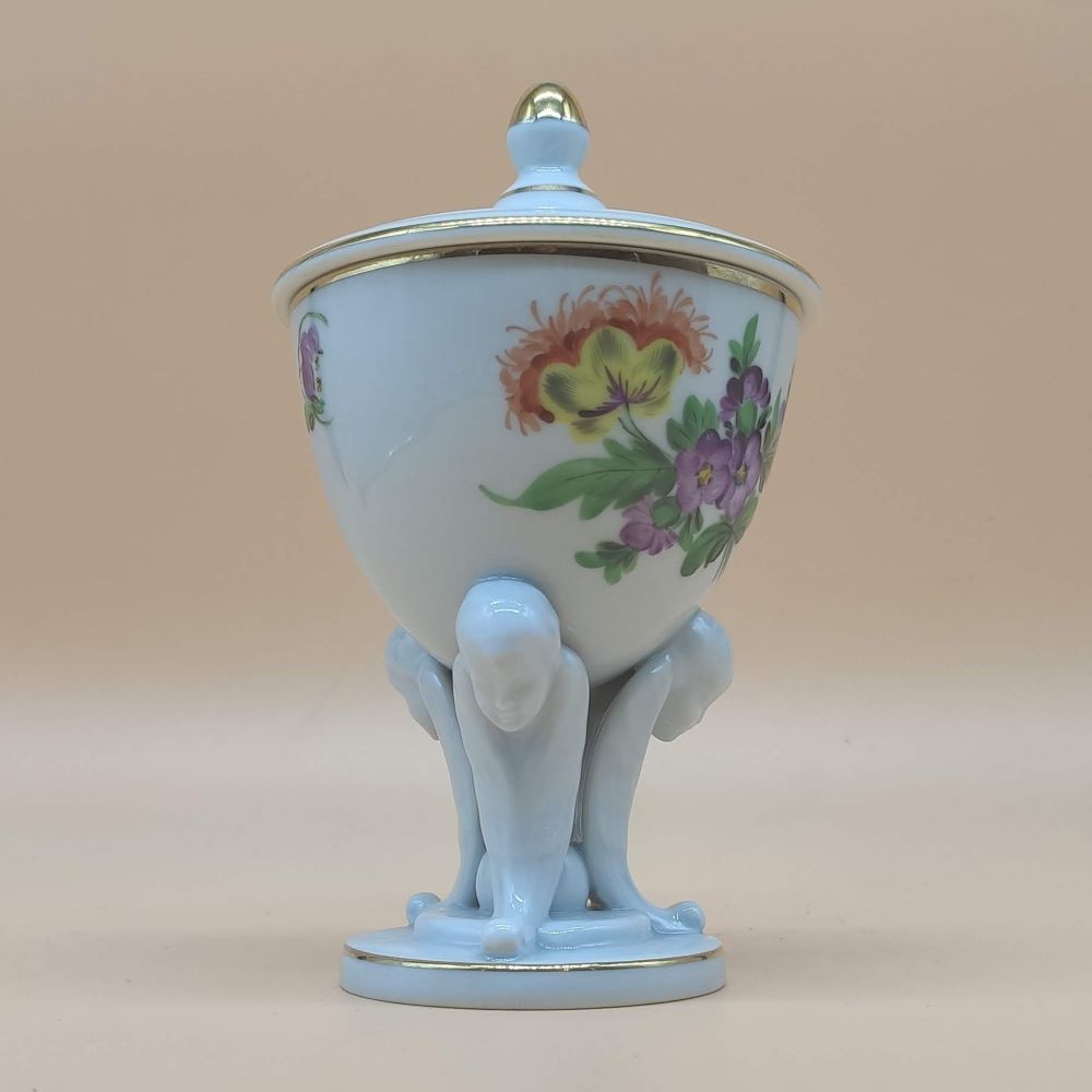 Starožitná porcelánová nádoba s vrchnákom